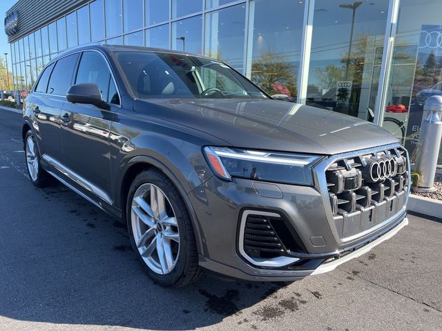 2025 Audi Q7 Premium Plus