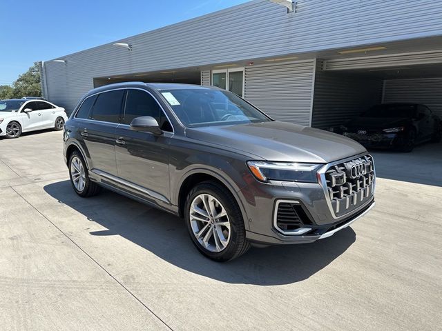 2025 Audi Q7 Premium Plus