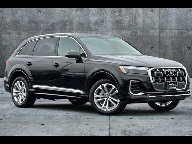 2025 Audi Q7 Premium Plus