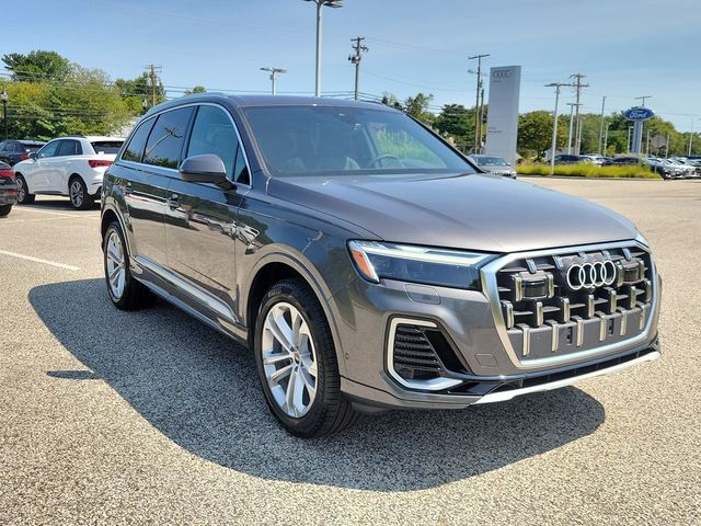 2025 Audi Q7 Premium Plus