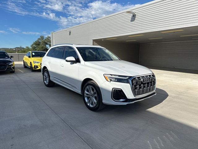 2025 Audi Q7 Premium Plus