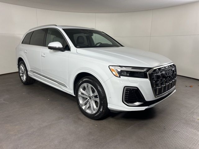 2025 Audi Q7 Premium Plus