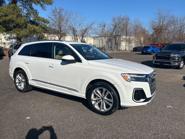 2025 Audi Q7 Premium Plus