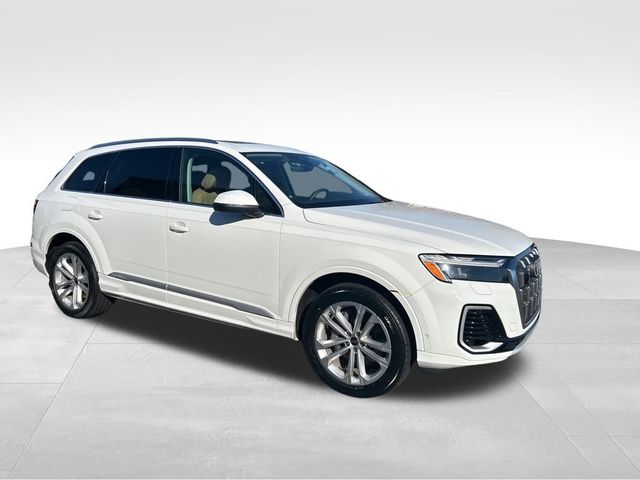 2025 Audi Q7 Premium Plus