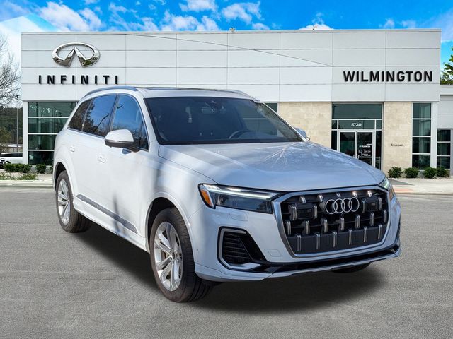 2025 Audi Q7 Premium Plus