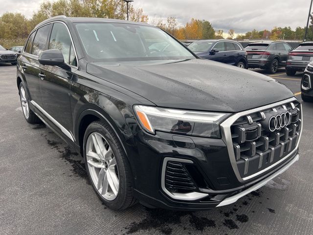 2025 Audi Q7 Premium Plus