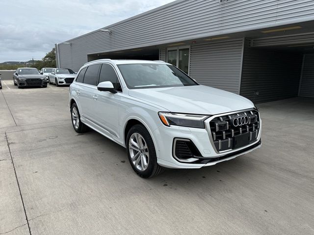 2025 Audi Q7 Premium Plus