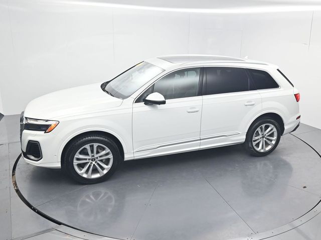 2025 Audi Q7 Premium Plus