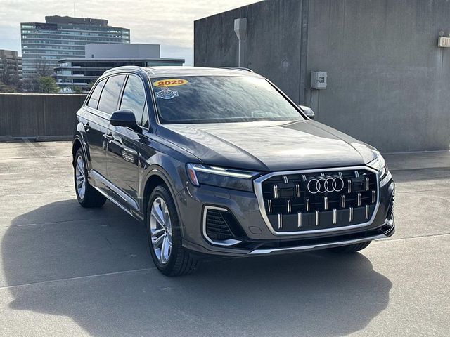 2025 Audi Q7 Premium Plus