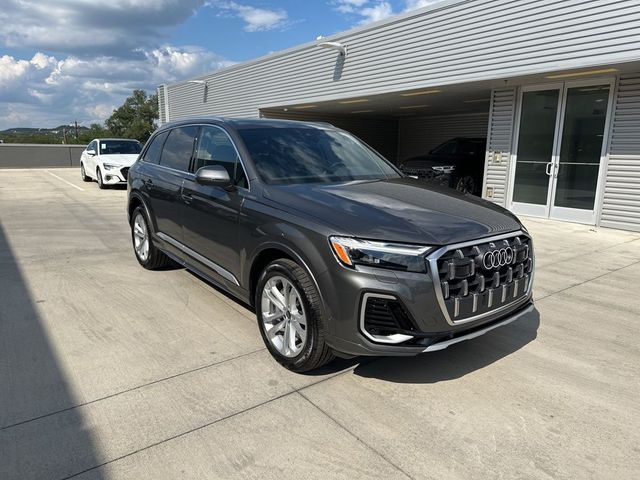 2025 Audi Q7 Premium Plus