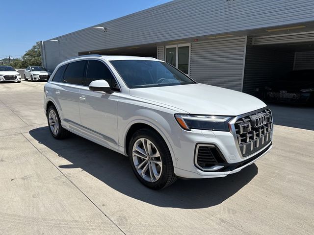 2025 Audi Q7 Premium Plus