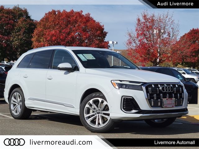 2025 Audi Q7 Premium Plus