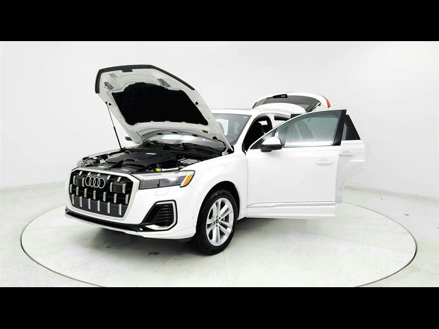 2025 Audi Q7 Premium Plus