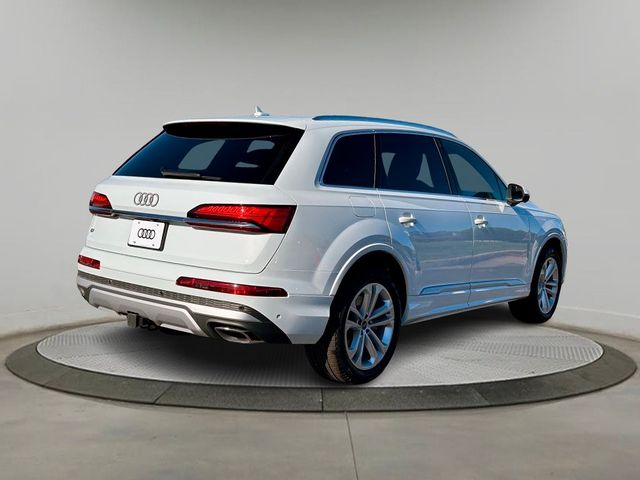 2025 Audi Q7 Premium