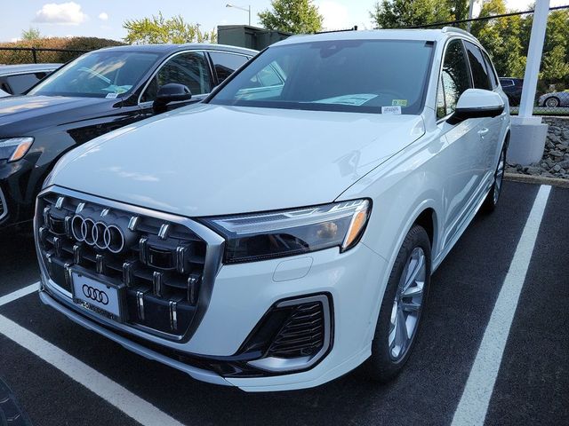 2025 Audi Q7 Premium