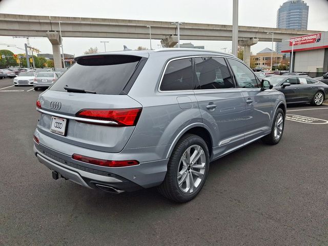 2025 Audi Q7 Premium