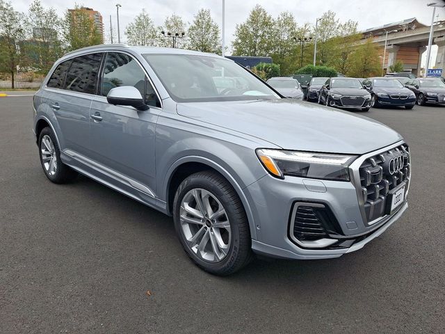 2025 Audi Q7 Premium