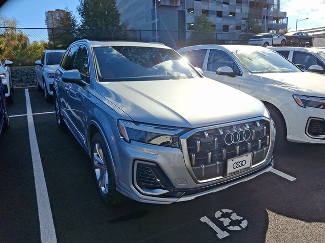 2025 Audi Q7 Premium