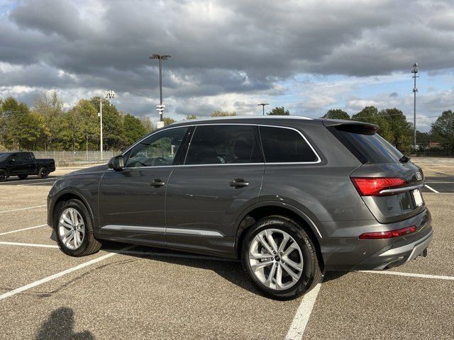 2025 Audi Q7 Premium