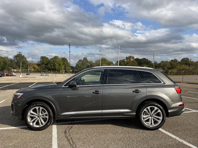 2025 Audi Q7 Premium