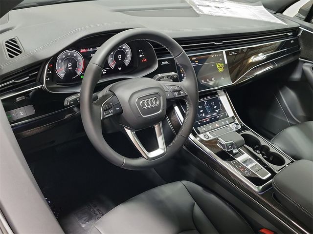 2025 Audi Q7 Premium