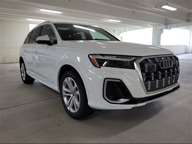 2025 Audi Q7 Premium