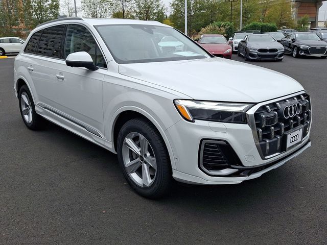 2025 Audi Q7 Premium