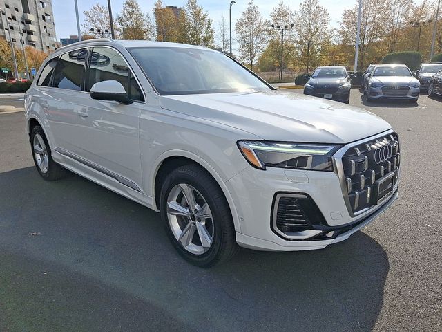 2025 Audi Q7 Premium