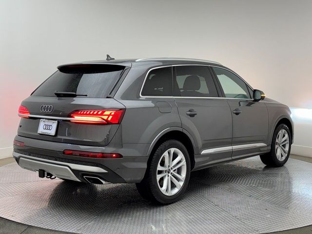 2025 Audi Q7 Premium