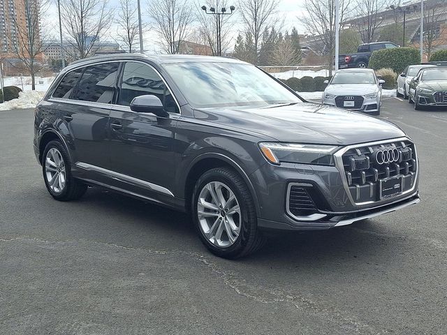 2025 Audi Q7 Premium