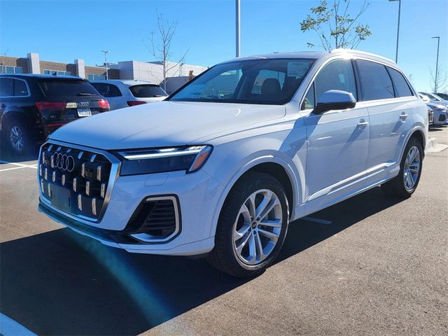 2025 Audi Q7 Premium