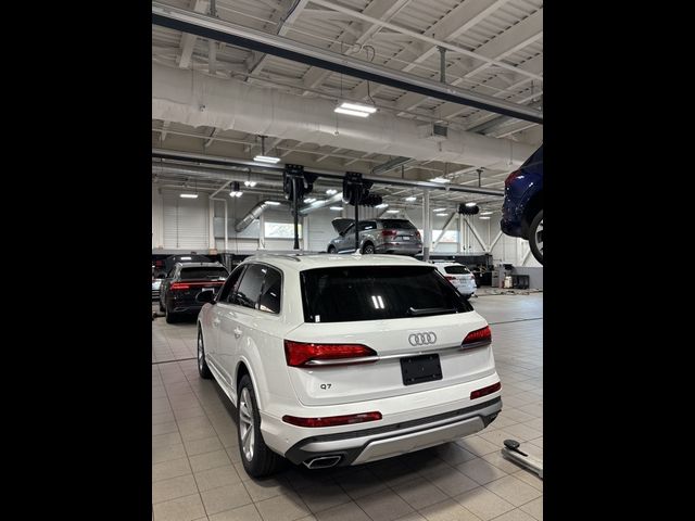 2025 Audi Q7 Premium