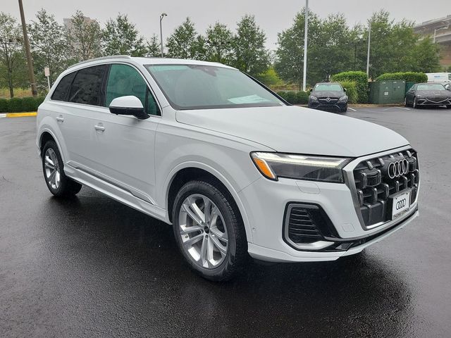 2025 Audi Q7 Premium