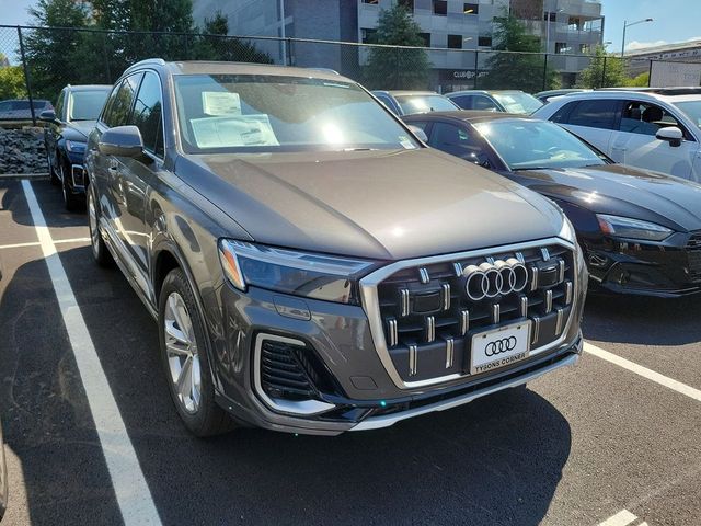 2025 Audi Q7 Premium