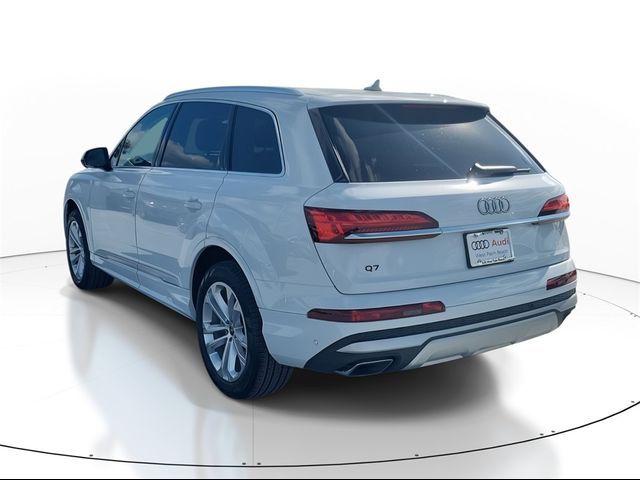 2025 Audi Q7 Premium