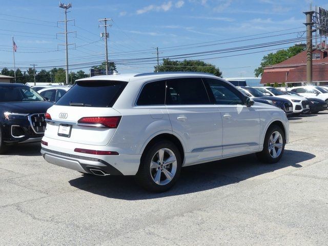 2025 Audi Q7 Premium