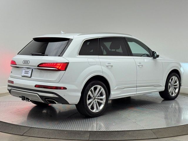 2025 Audi Q7 Premium