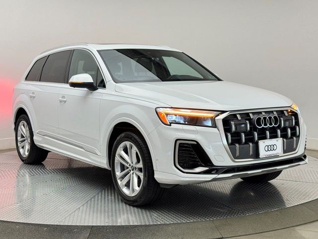 2025 Audi Q7 Premium