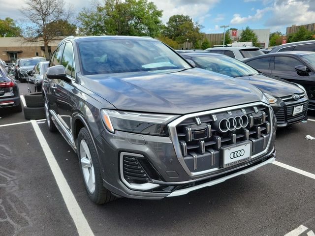 2025 Audi Q7 Premium