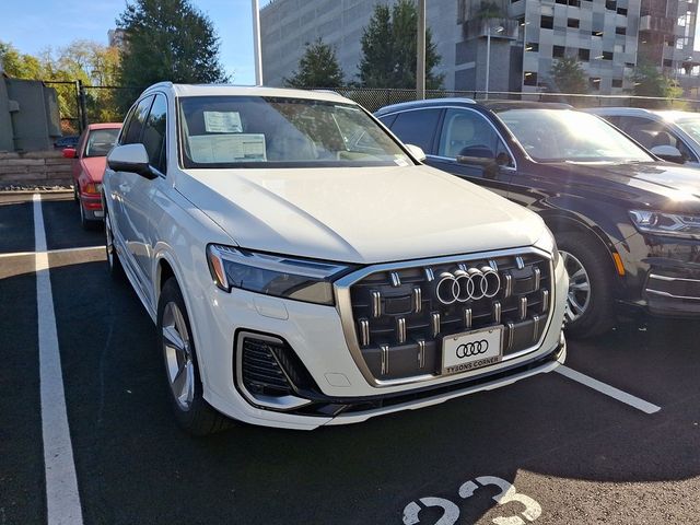 2025 Audi Q7 Premium