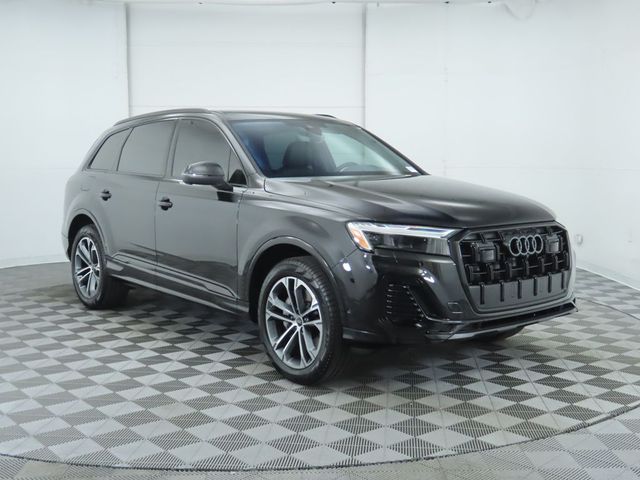 2025 Audi Q7 Premium Plus