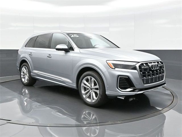 2025 Audi Q7 Premium Plus