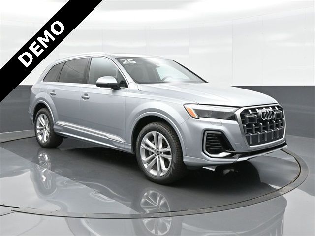 2025 Audi Q7 Premium Plus