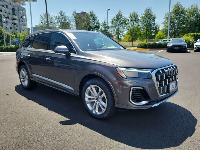 2025 Audi Q7 Premium Plus