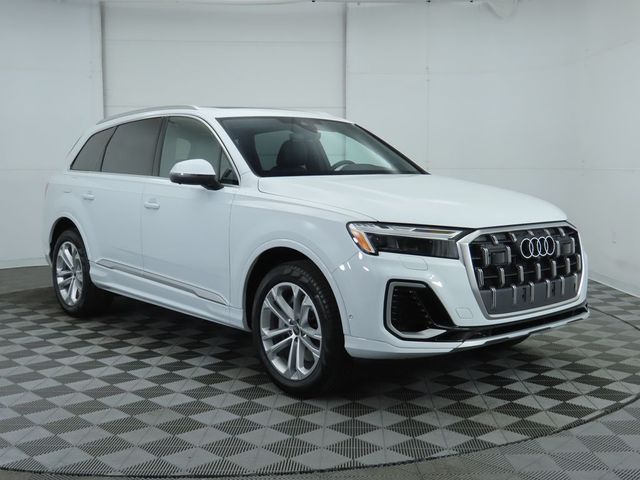 2025 Audi Q7 Premium Plus