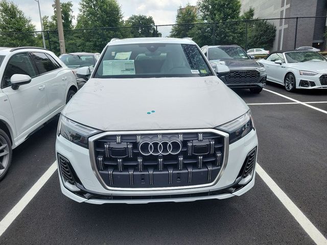 2025 Audi Q7 Premium Plus