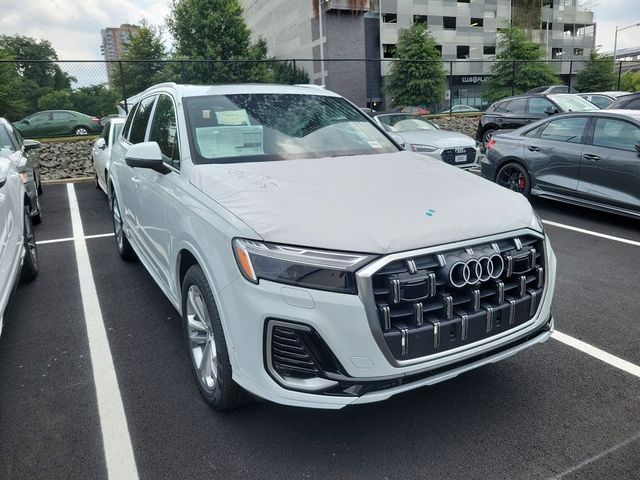 2025 Audi Q7 Premium Plus