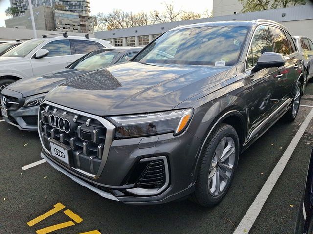 2025 Audi Q7 Premium Plus