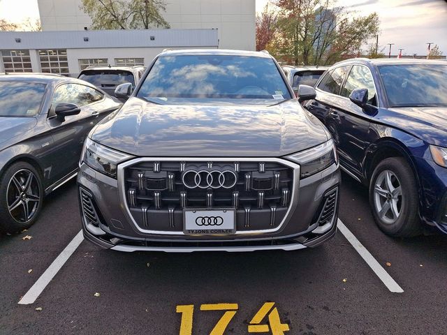 2025 Audi Q7 Premium Plus