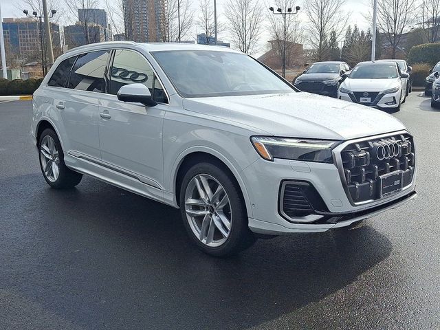 2025 Audi Q7 Premium Plus